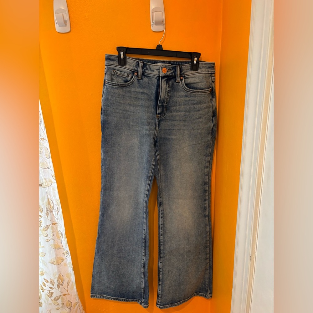 LC Lauren Conrad super High Rise Mid Wash Blue Flared Jeans